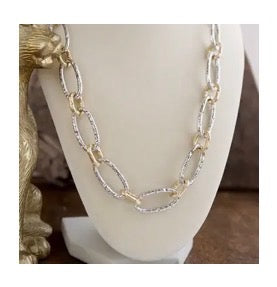 Accessories - Luxe Link - Elongated Textured Chain Necklace