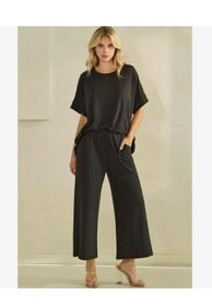 Sets - Black Pants W/Short Sleeve Pullover Top