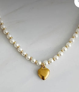 Accessories- Pearl and Gold Bauble Heart Necklace